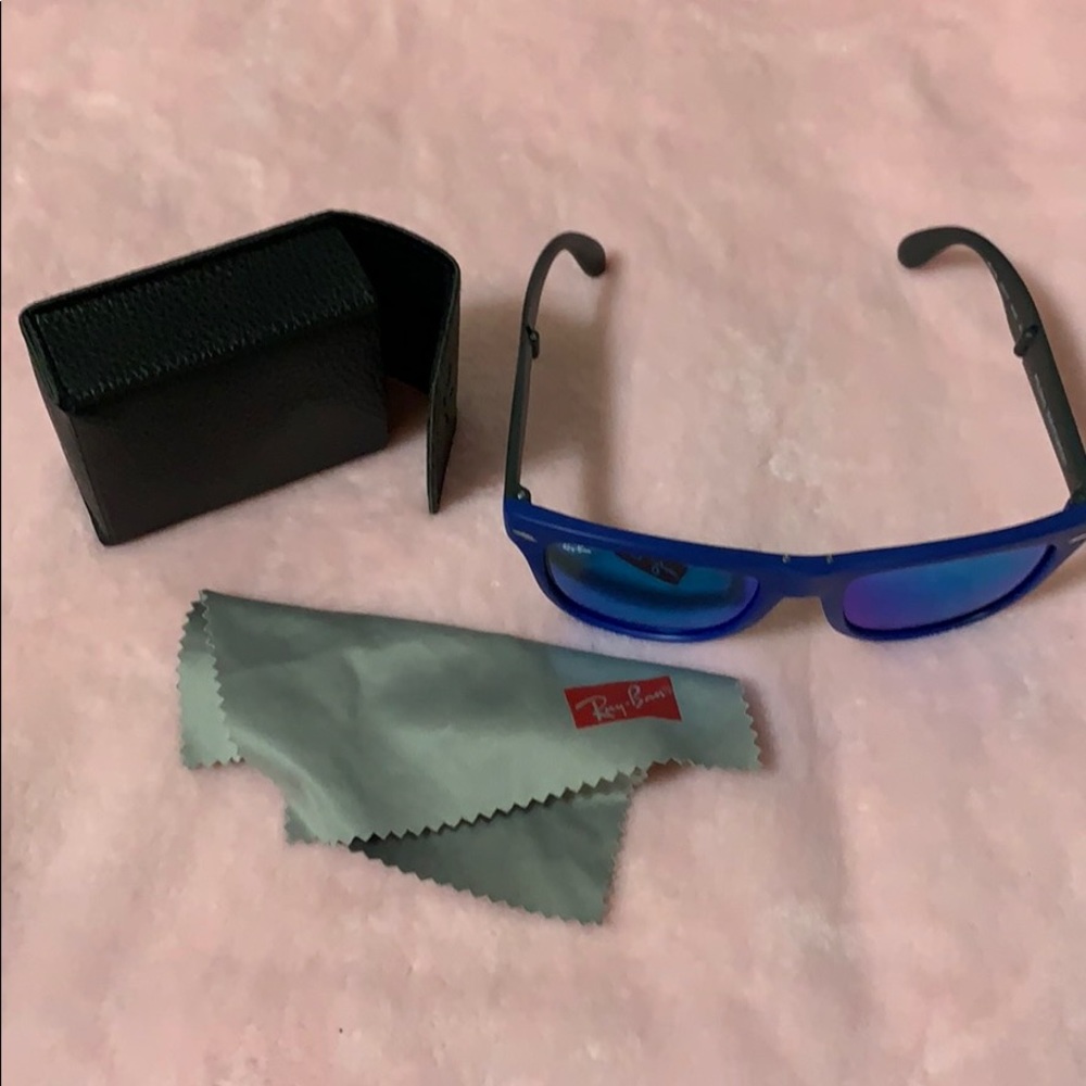 Folding wayfarer Ray Ban Sunglasses 🕶